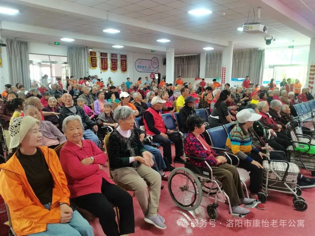 情暖五月，感恩母爱—康怡老年公寓母亲节文艺汇演，用爱与歌声致敬时光